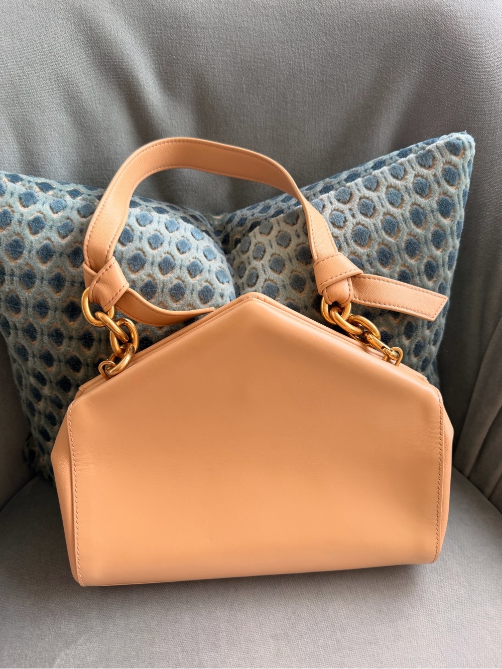 Bottega Veneta Beige Tip Top Handle Leather Bag - Picture 4 of 11